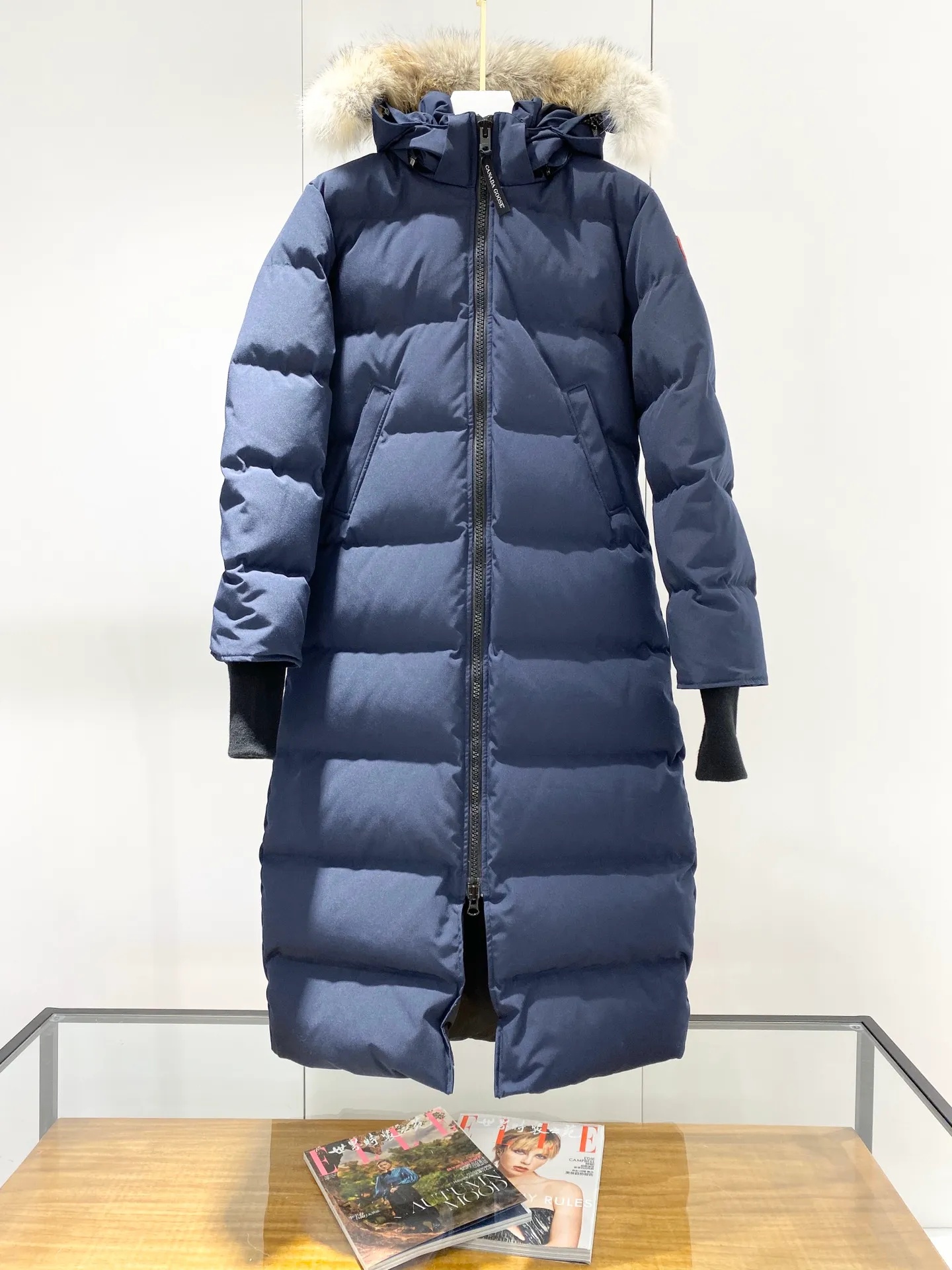 P860 🇨🇦Top original Big Goose 22 parka coats navy blue hanging photo flat display picture book🇨🇦